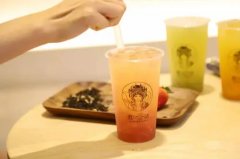 霸王茶姬店铺装修怎么样？